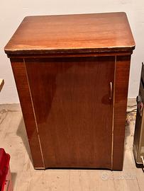 Macchina da cucire a pedale Salmoiraghi