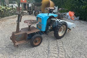 Attrezzatura d'epoca + trincia