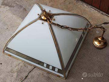 Lampadario da soffitto in vetro con profili dorati