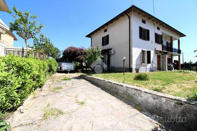 PORZIONE DI BIFAMILIARE A PISTOIA