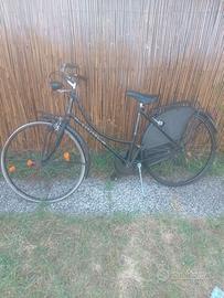 Bicicletta Revival nera