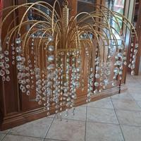 Lampadario in ottone laccato in oro