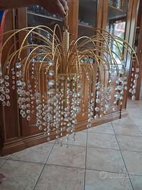 Lampadario in ottone laccato in oro