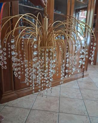 Lampadario in ottone laccato in oro