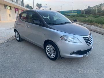 Lancia Ypsilon 1.2 69 CV 5 porte Gold