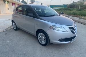 Lancia Ypsilon 1.2 69 CV 5 porte Gold