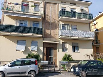 Appartamento di 103 m² con 4 locali e box auto a P