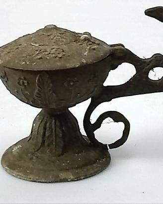 Lampada ad olio antica ottone danneggiata del '900