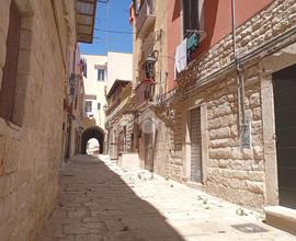MONOLOCALE A BARLETTA