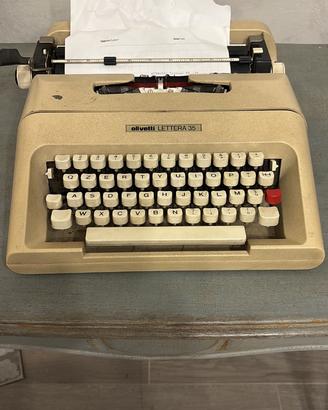 Macchina da scrivere Olivetti lettera 35