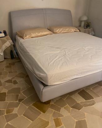 Letto  Frau in pelle