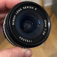 Nikon 28mm f2.8 attacco F