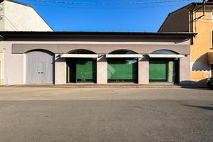 NEGOZIO A VEROLAVECCHIA