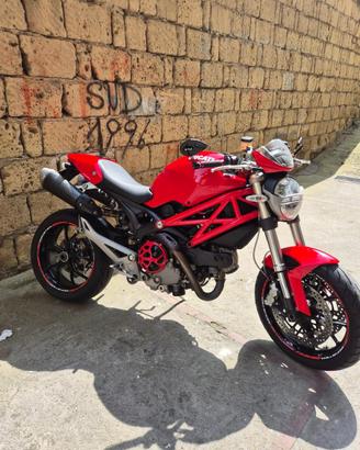 Ducati Monster 1100