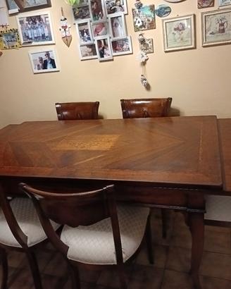tavolo in legno + 6 sedie 
