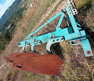 Aratro trivomere CORMA