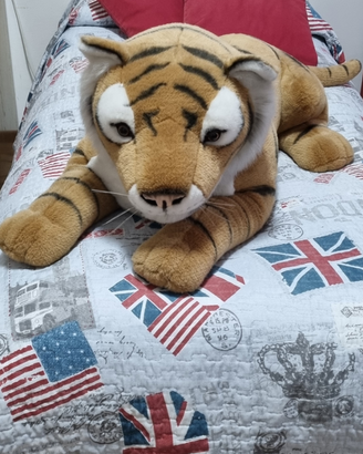 Tigre gigante di peluche