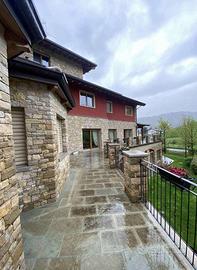 Immobile in asta di 2579 m² con 1 locale e box aut