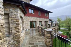 Immobile in asta di 2579 m² con 1 locale e box aut