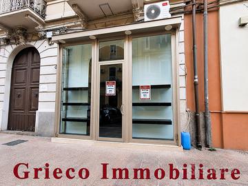 Via Cavallotti Locale Commerciale con due vetrine