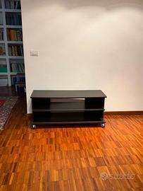 Mobiletto TV con rotelle