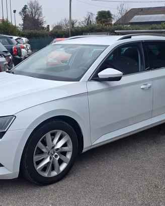 Skoda Superb 1.6 TDI DSG Wagon Ambition
