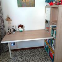Scrivania con libreria IKEA