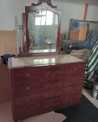 comò in legno compreso di specchio