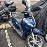 Scooter Honda SH 300 km 25.000 anno 2010