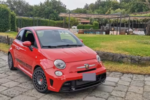 ABARTH 695 ALLESTIMENTO BIPOSTO