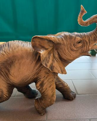 Elefante in ceramica d’arte di Guido Cacciapuoti