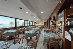 Attività / Licenza di 300 m² con 1 locale a Ozzano