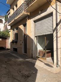 Locale in Via Fratelli Bandiera, 18