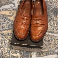 Scarpe eleganti in pelle di rettile