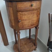 Tavolino ovale impiallacciato