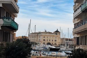 Via arsenale:bivani+servizio per ufficio