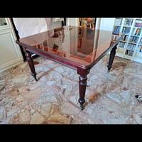 Tavolo 120x120. Marca Confalone