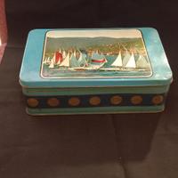 Scatola in latta da collezione