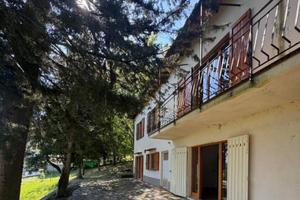 Villa di 200 m² con più di 5 locali e box auto a B