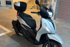 Beverly 300s