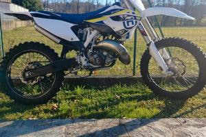 moto Husquarna TC 125  2014
