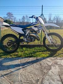 moto Husquarna TC 125  
