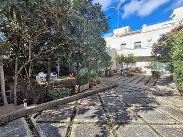 Villa di 210 m² con più di 5 locali a Noci