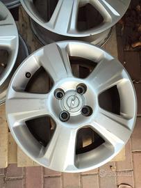 Cerchi in lega Opel R15 J6