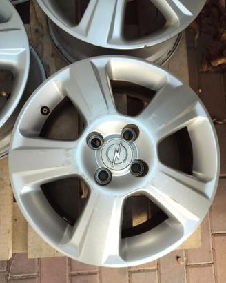 Cerchi in lega Opel R15 J6