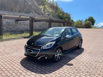 Peugeot 208 2017 96000 km diesel 1.6 75cv