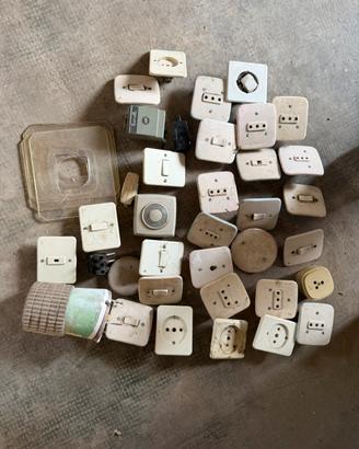 Interruttori e prese anni 70 (materiale elettrico)