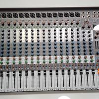 Mixer 24 canali