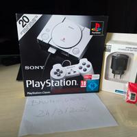 Playstation mini + caricabatterie + pendrive 32gb.