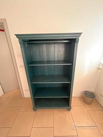 Libreria antica verde in legno